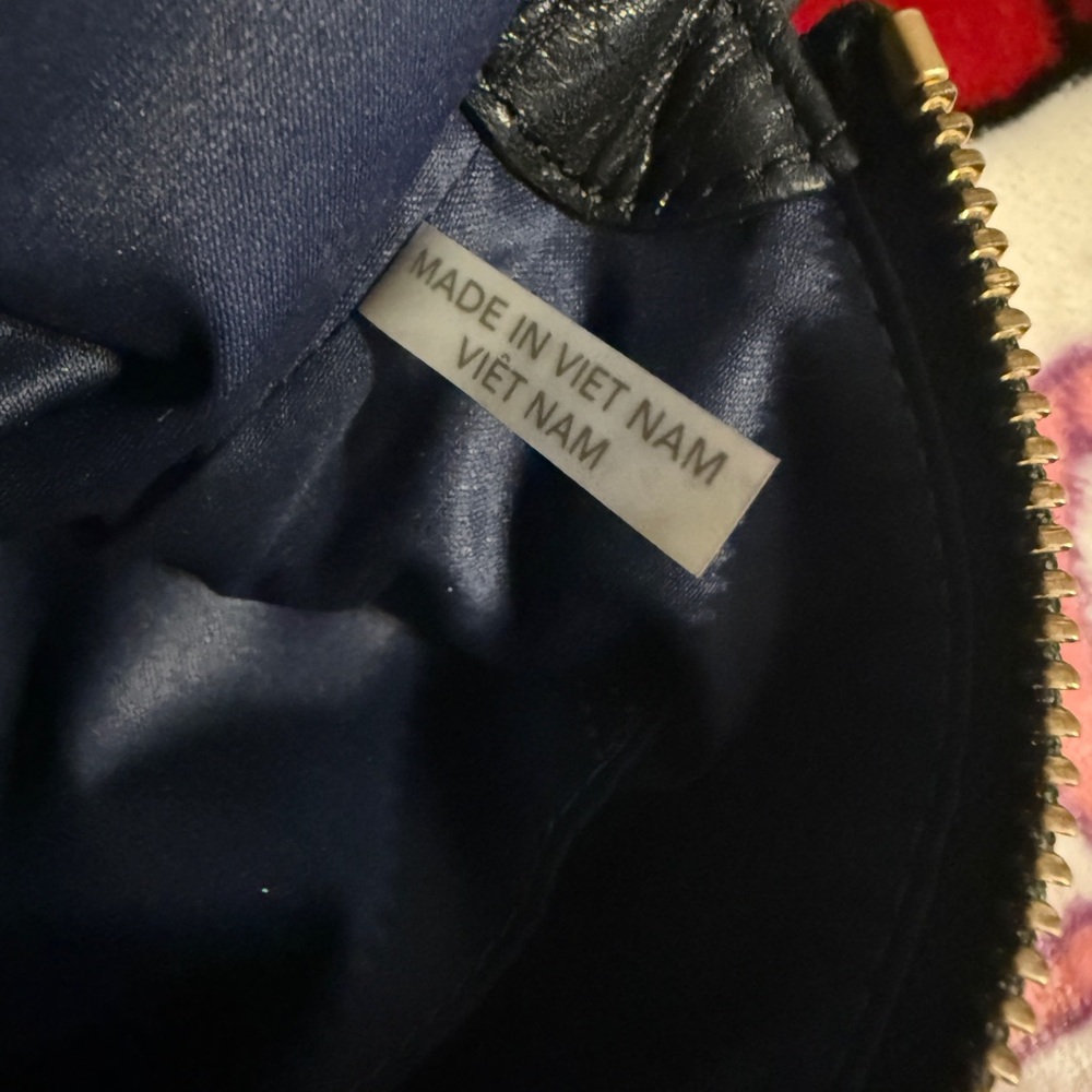NWT COACH Madison Pebbled Leather East West Swingpack #49992 preowned EUC blk - Picture 13 of 16